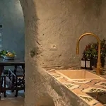 Alma Domus Ancient House Recently Opened Apartment