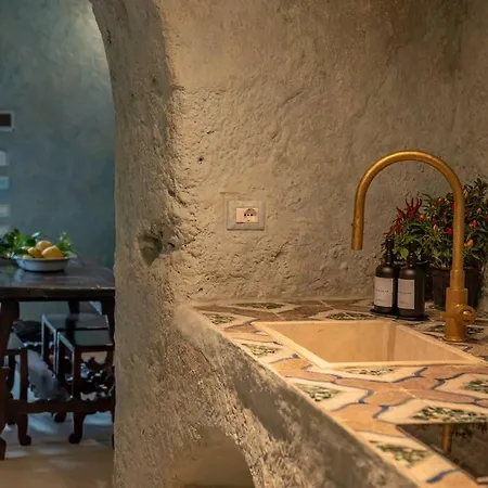 Alma Domus Ancient House Recently Opened Daire